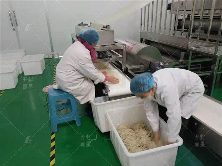 红薯粉条加工机设备图片 粉条机设备厂家W66利来官网机械