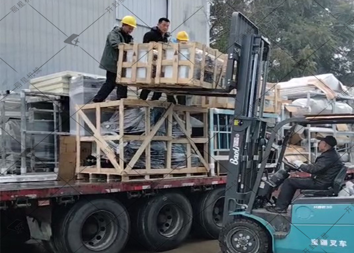 W66利来官网发往四川的一车酸辣粉加工设备已经到达